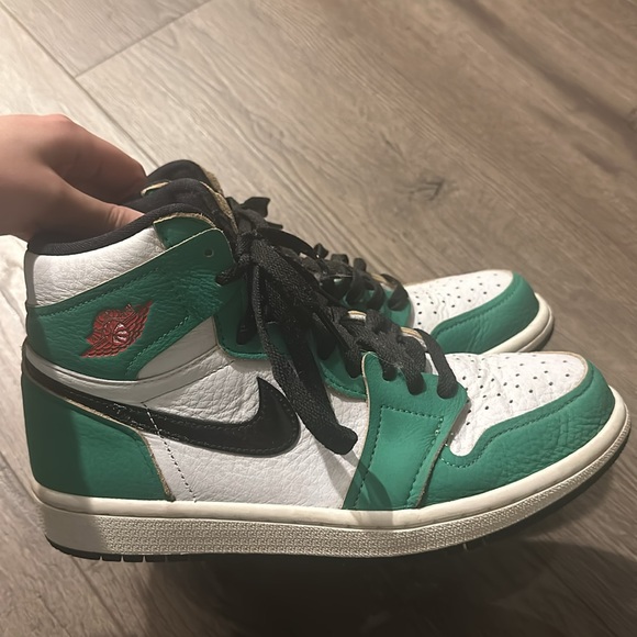 Jordan 1 Lucky Green - Picture 2 of 3